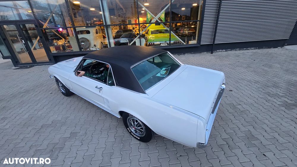Ford Mustang - 32