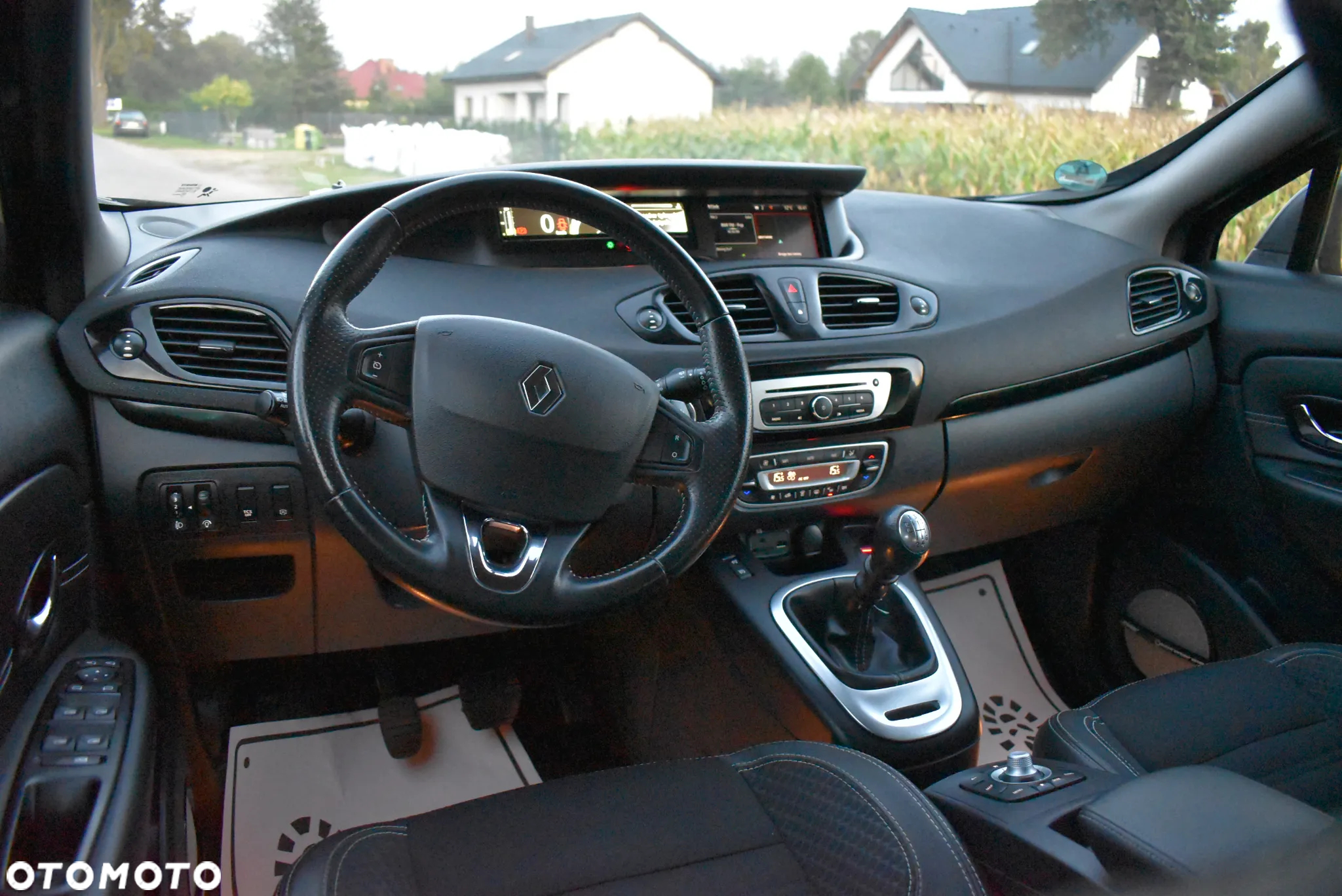 Renault Scenic ENERGY TCe 130 S&S Xmod Bose Edition - 26
