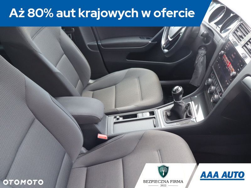 Volkswagen Golf - 11
