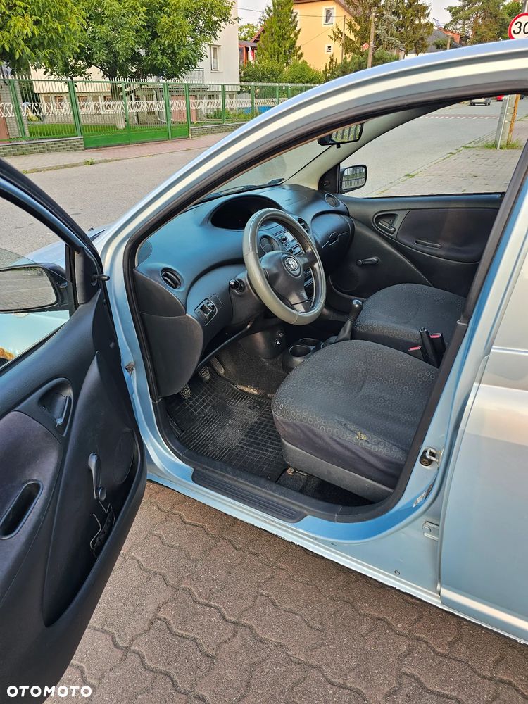 Toyota Yaris 1.0 Base - 10