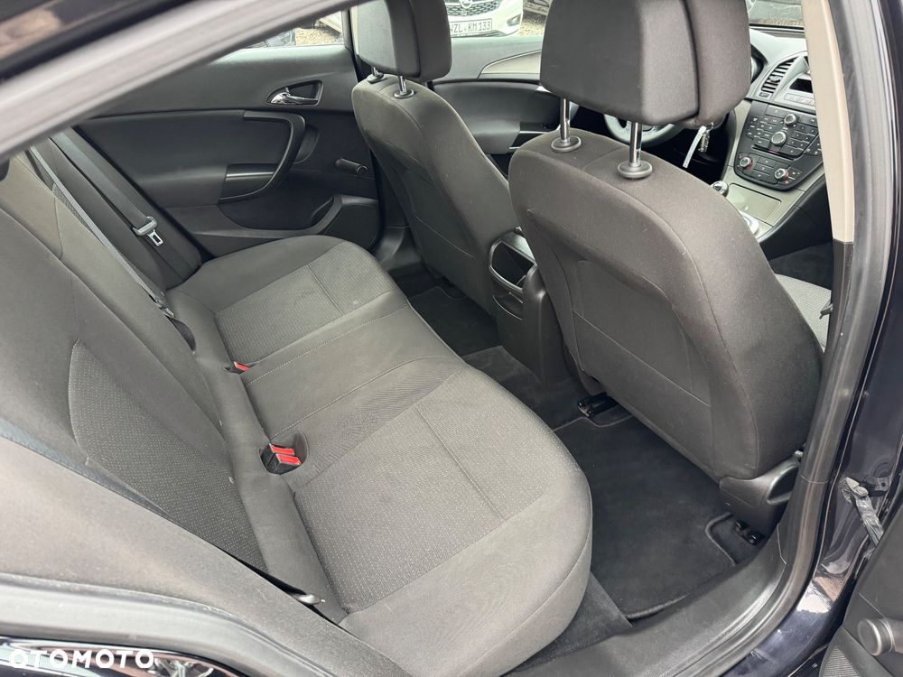 Opel Insignia 1.8 - 9