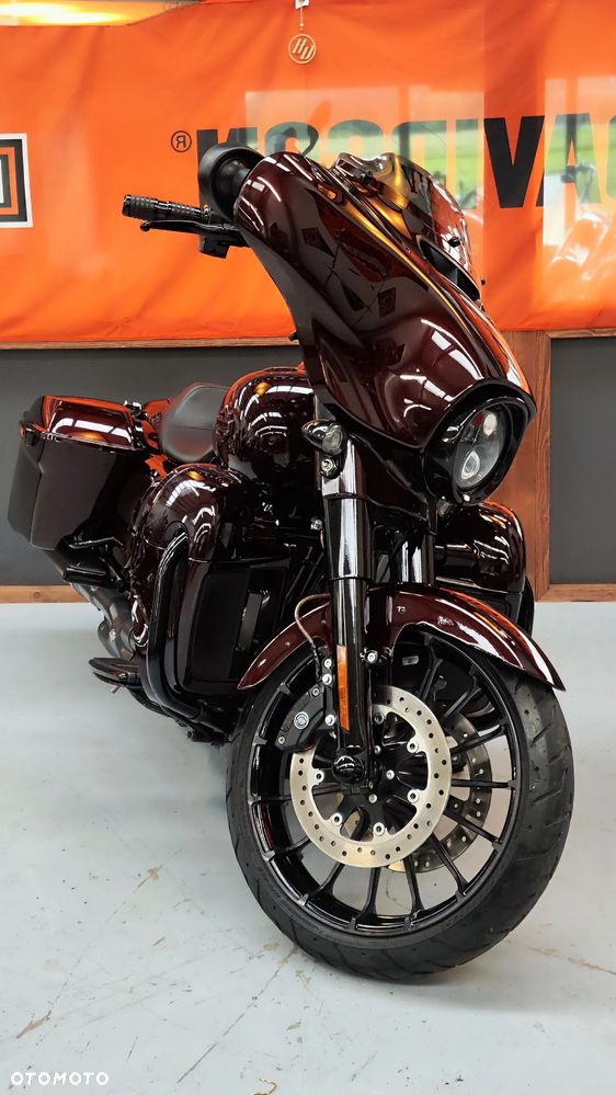 Harley-Davidson CVO Street Glide - 4