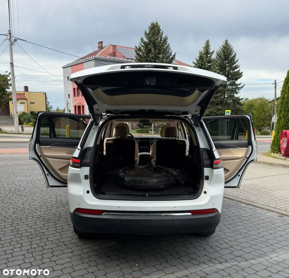 Jeep Grand Cherokee - 19