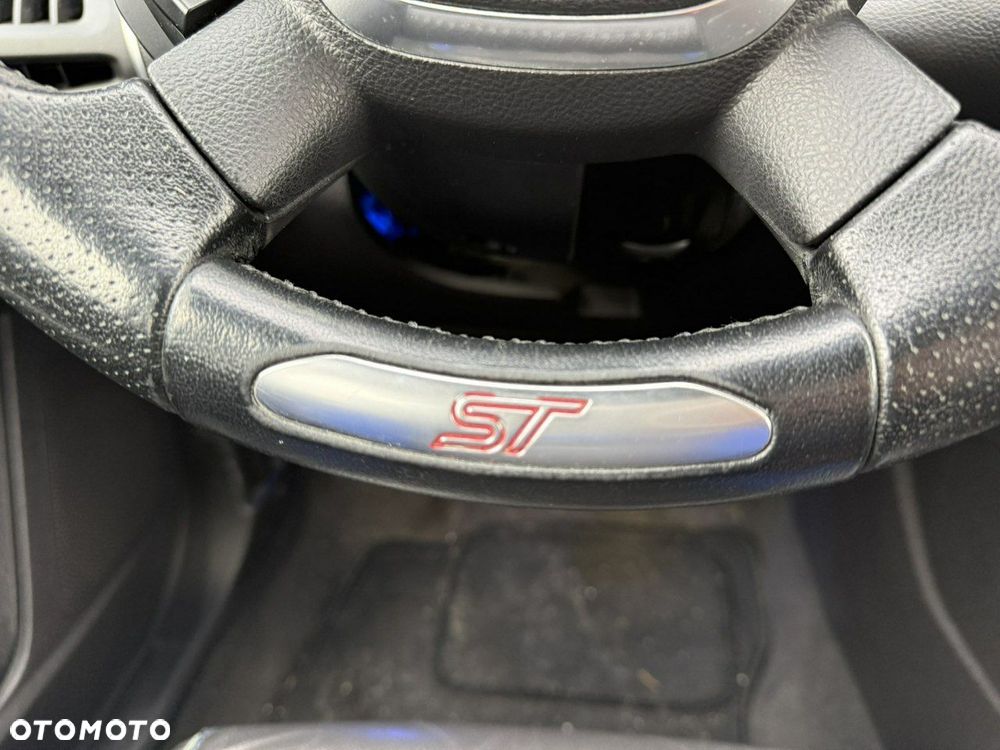 Ford Focus 2.0 EcoBoost ST - 34