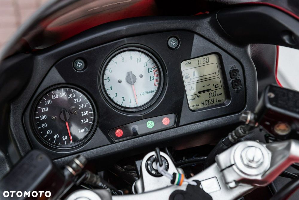 Honda VFR - 8