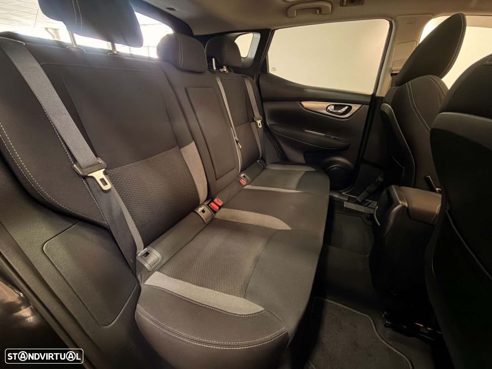 Nissan Qashqai 1.5 dCi N-Connecta - 13