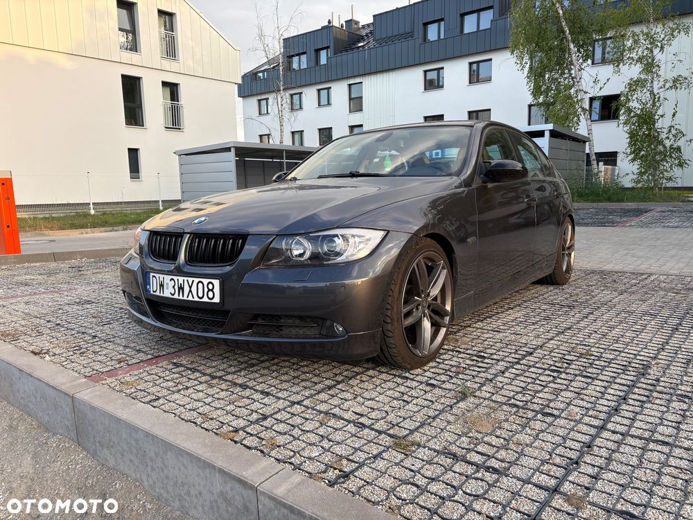 BMW Seria 3 325i - 1