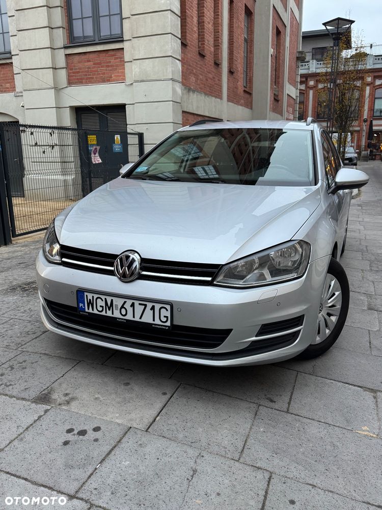 Volkswagen Golf - 1