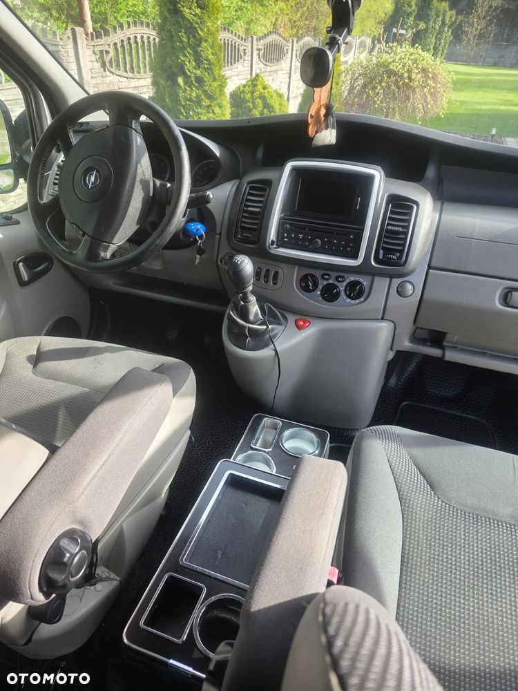Opel Vivaro - 11