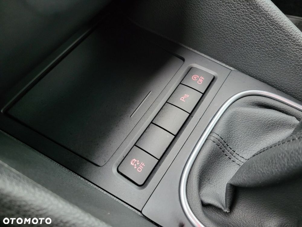 Volkswagen Golf - 25
