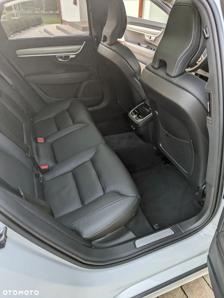 Volvo V90 D4 Momentum Pro - 19
