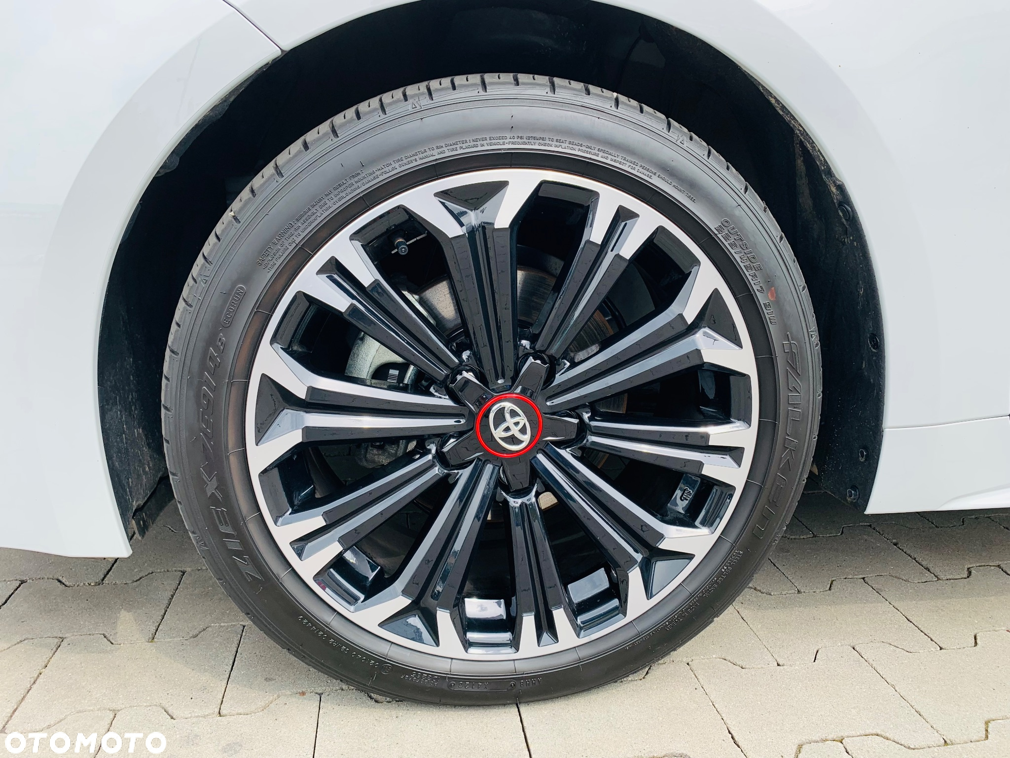 Toyota Corolla 1.8 Hybrid GR Sport Dynamic - 25