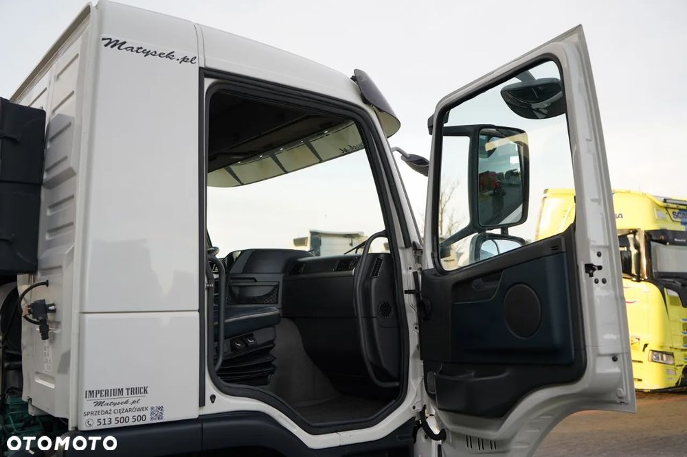 Volvo FM 380 / PEŁNY ADR  / KABINA DZIENNA / I-SHIFT / 13 LITROWY / - 35