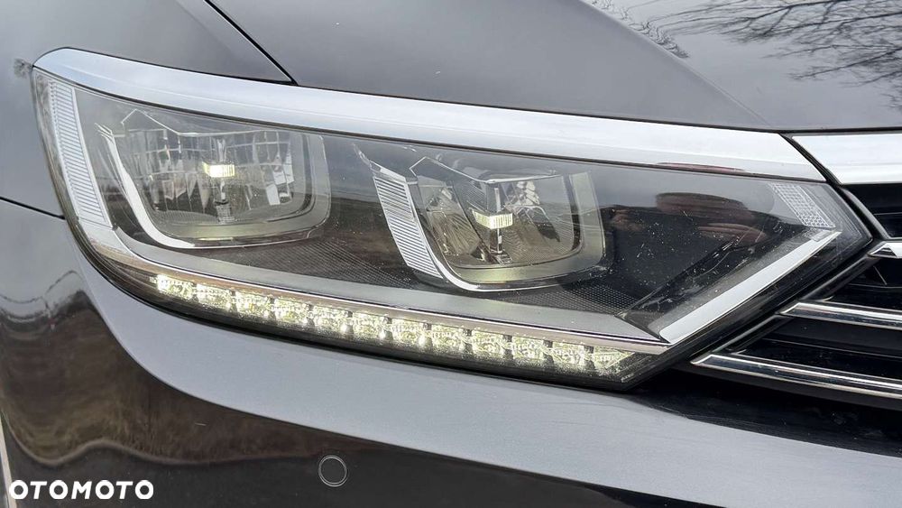 Volkswagen Passat - 11