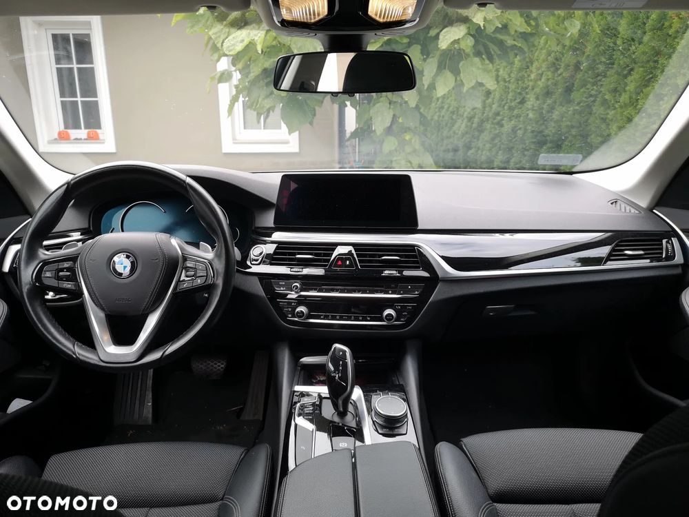 BMW Seria 5 520d xDrive Sport Line sport - 7