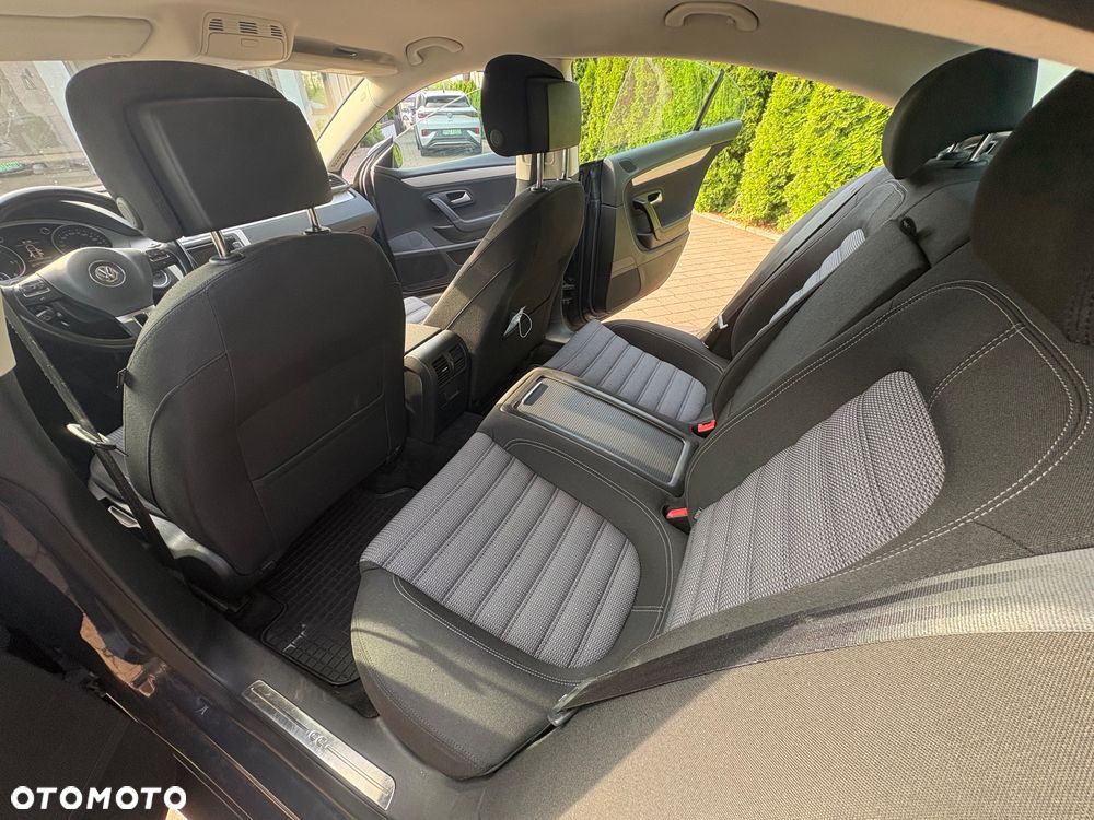 Volkswagen Passat CC - 16