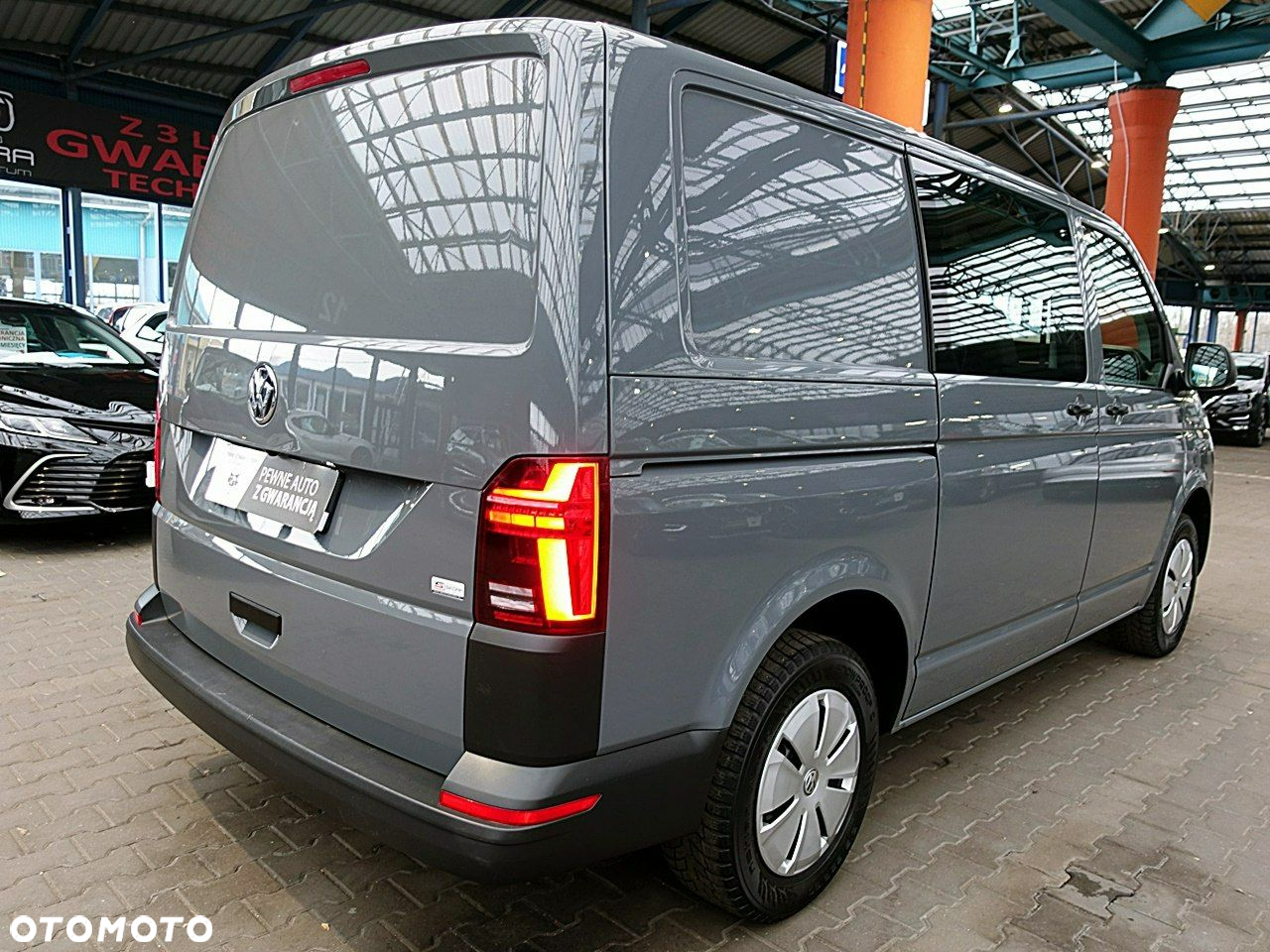 Volkswagen Transporter - 11