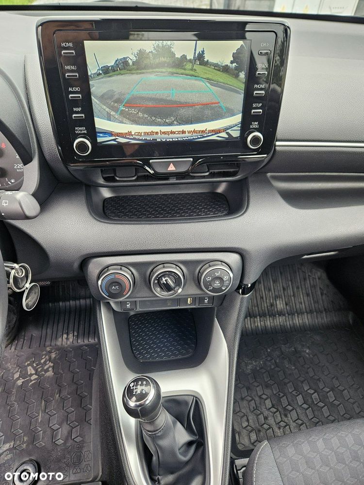 Toyota Yaris - 10