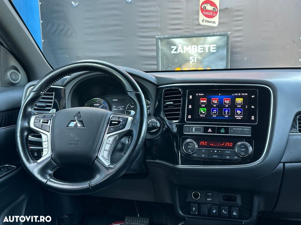 Mitsubishi Outlander - 8