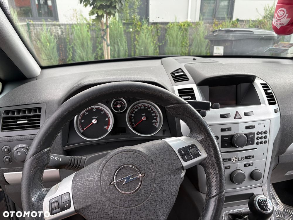 Opel Zafira 1.9 CDTI - 11