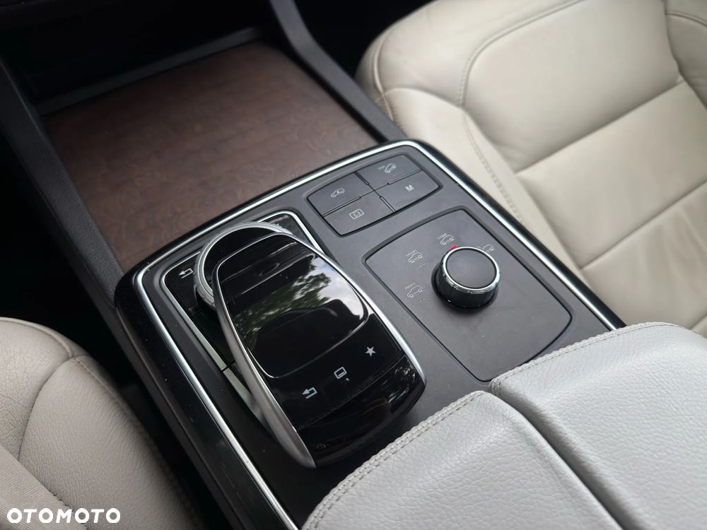 Mercedes-Benz GLE 350 d 4-Matic - 25