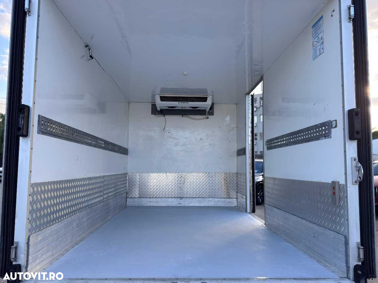 Iveco DAILY CUB FRIGORIFIC  -32 GRADE CU LIFT - 15