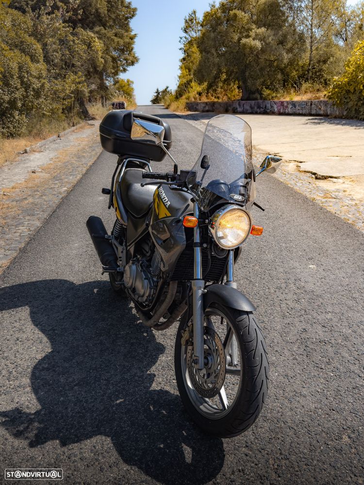 Honda CB - 1