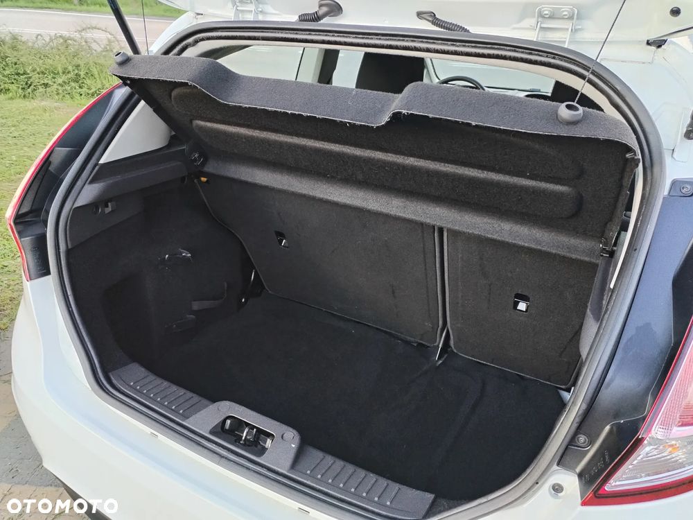 Ford Fiesta - 23