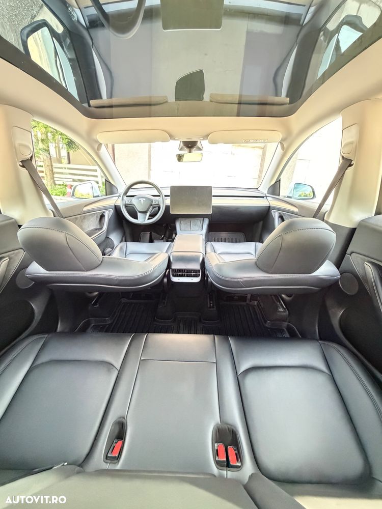 Tesla Model Y Long Range Dual Motor AWD - 14