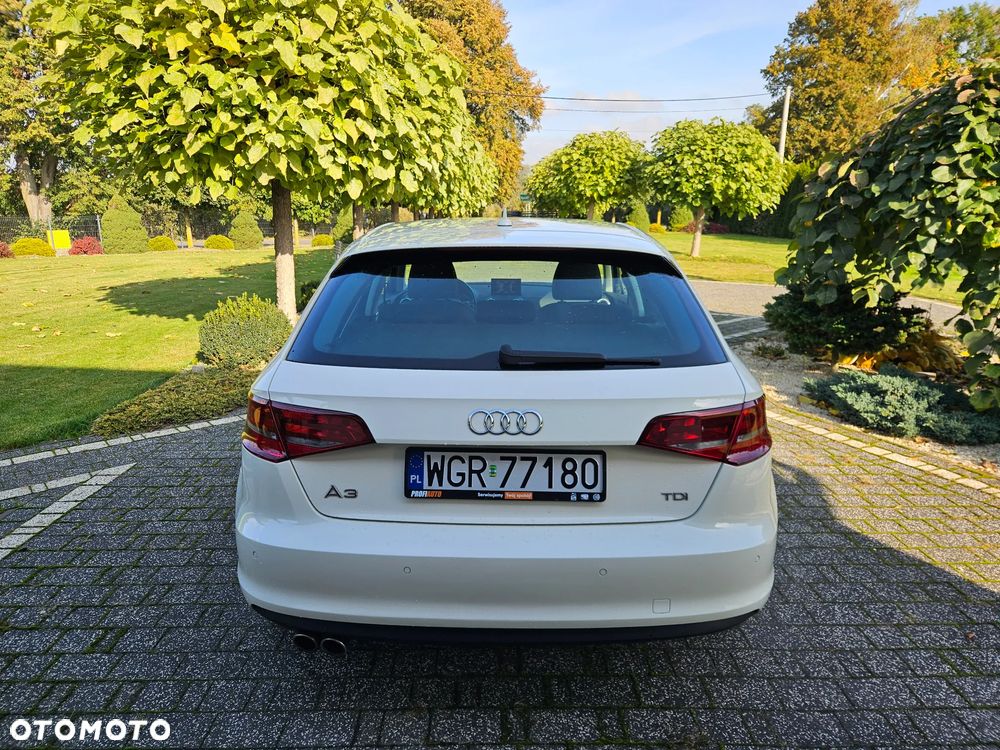 Audi A3 Sportback 2.0 TDI S tronic - 16