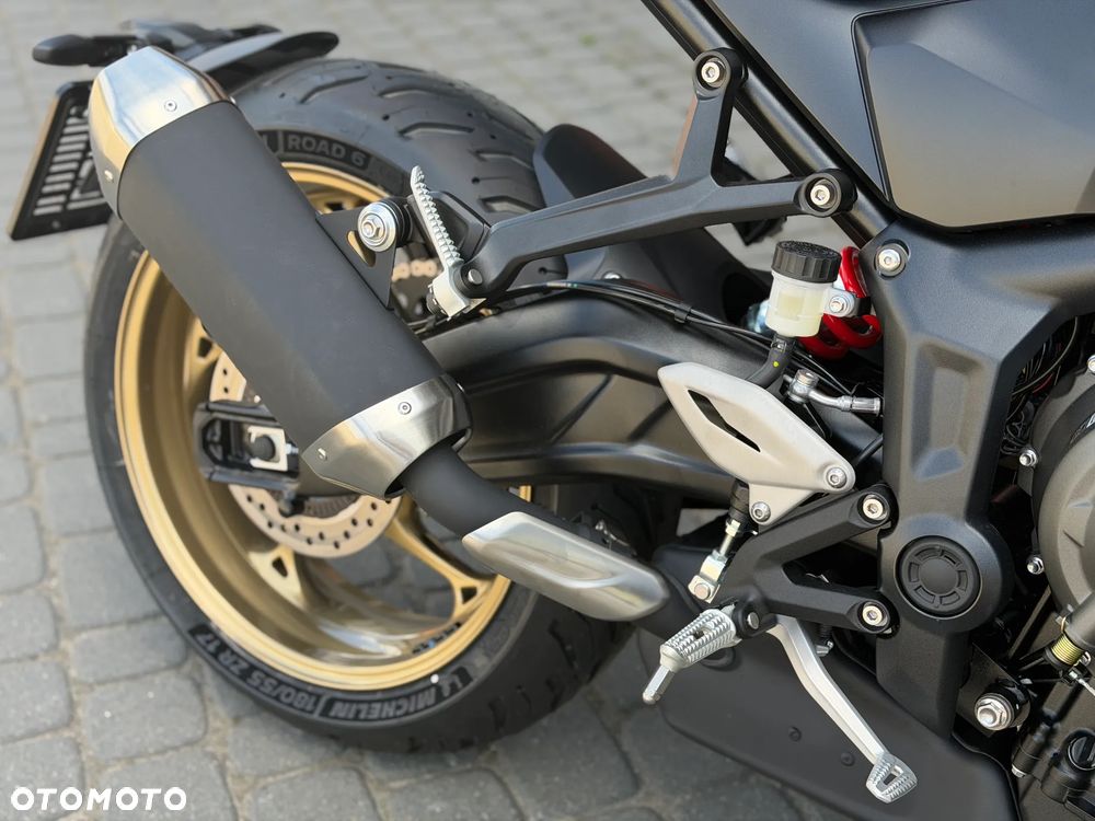 Triumph Trident - 11