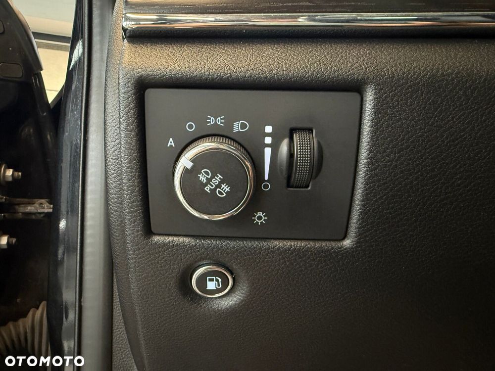Jeep Grand Cherokee - 29