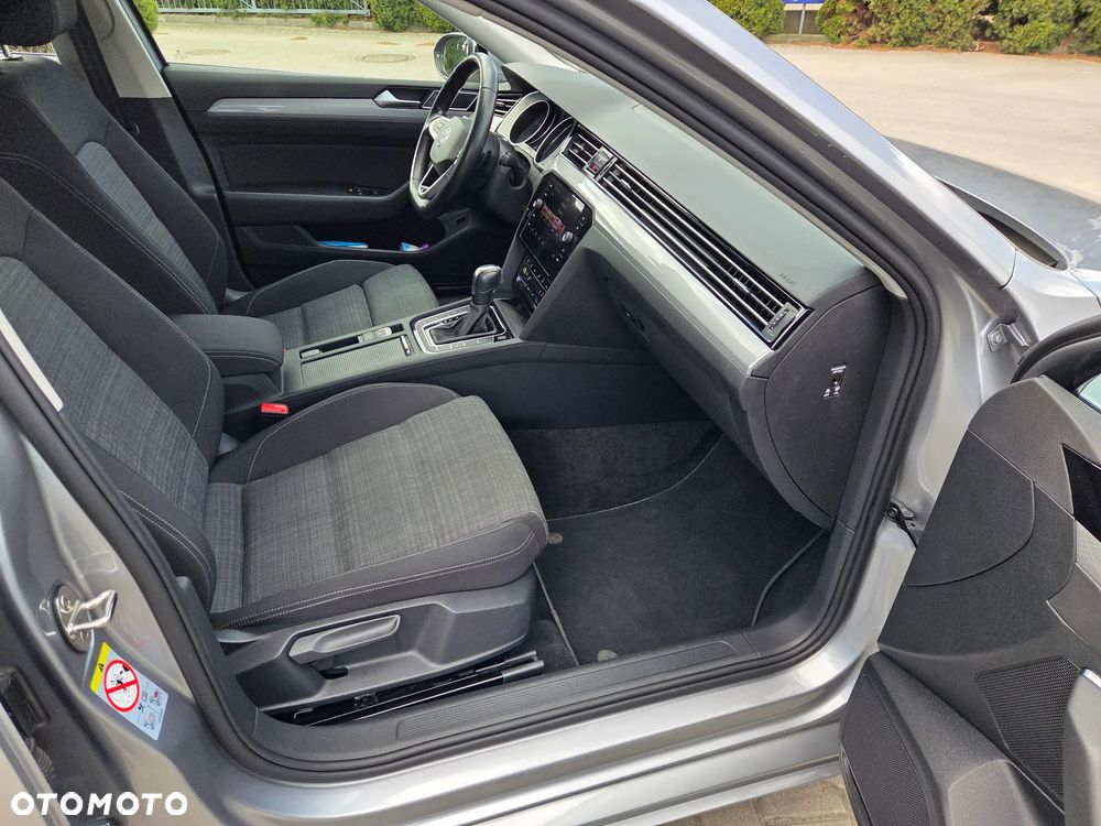 Volkswagen Passat 2.0 TDI SCR DSG Business - 9
