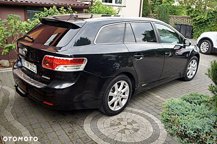 Toyota Avensis 2.0 Premium MS - 12