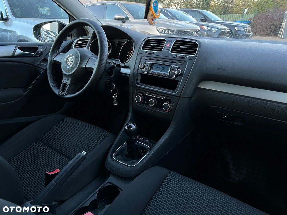 Volkswagen Golf - 22