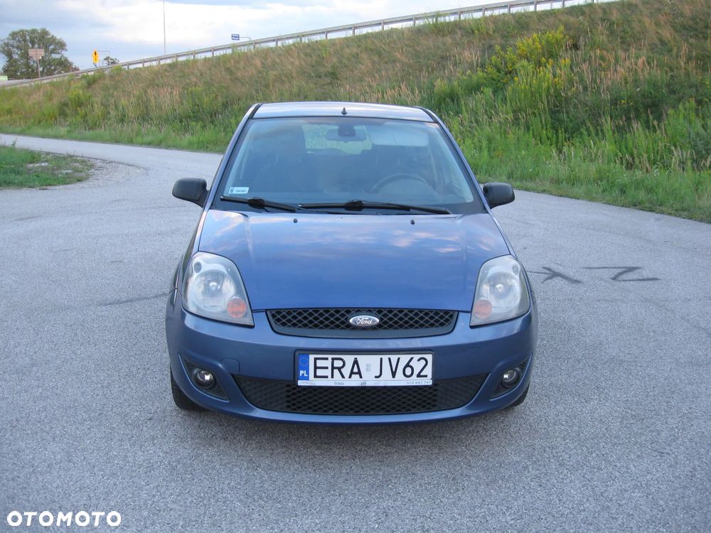 Ford Fiesta 1.3 Ambiente - 8