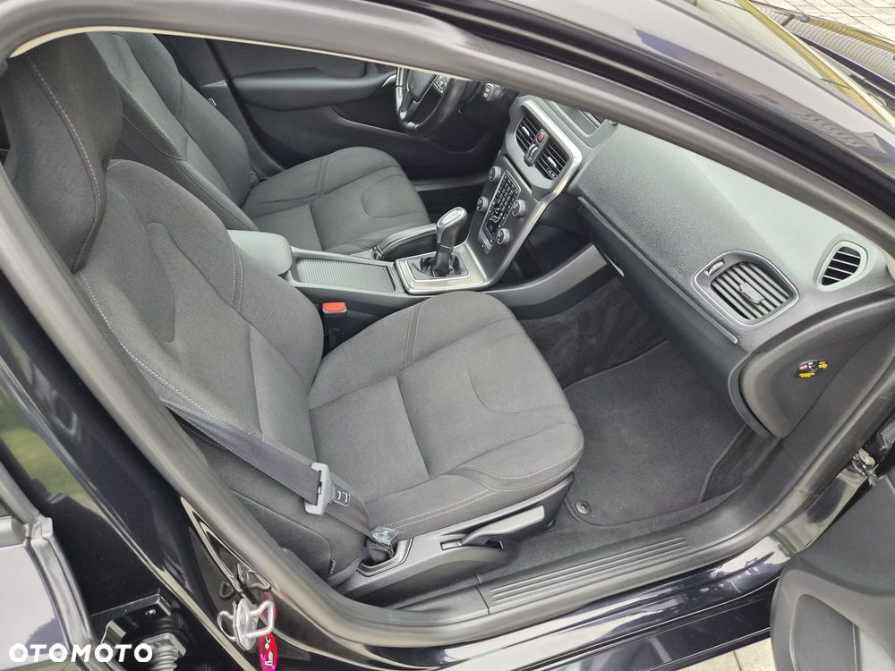 Volvo V40 D2 - 22