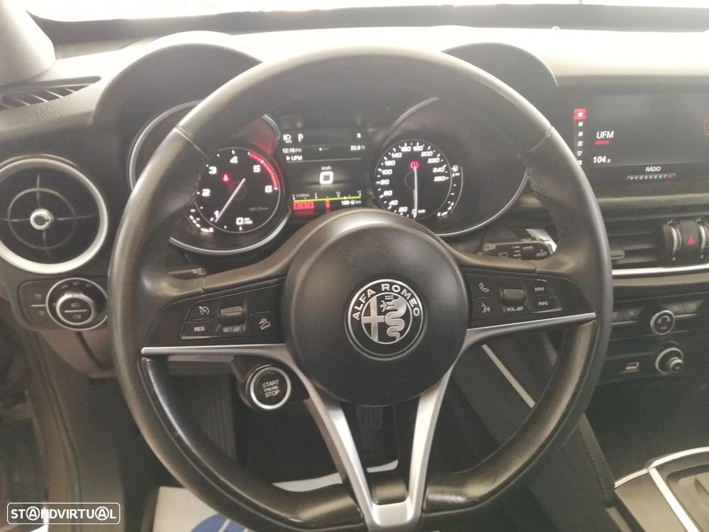 Alfa Romeo Stelvio 2.2 16V AT8 Executive - 15