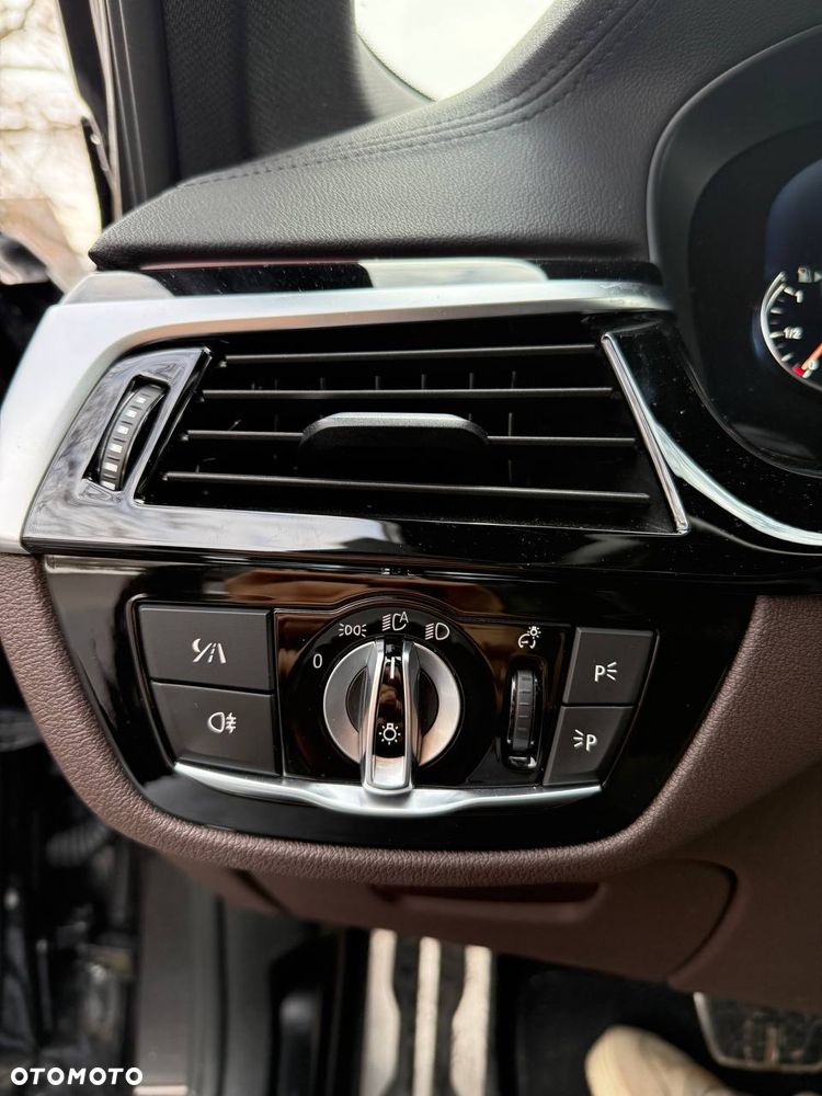 BMW Seria 5 - 12