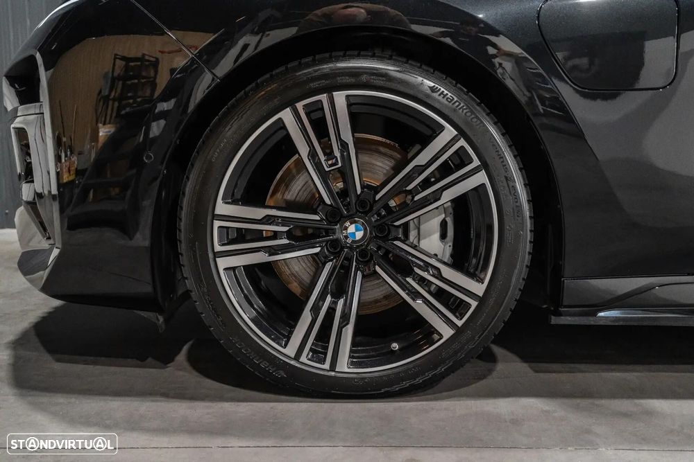 BMW 750 750e xDrive Pack Desportivo M - 34