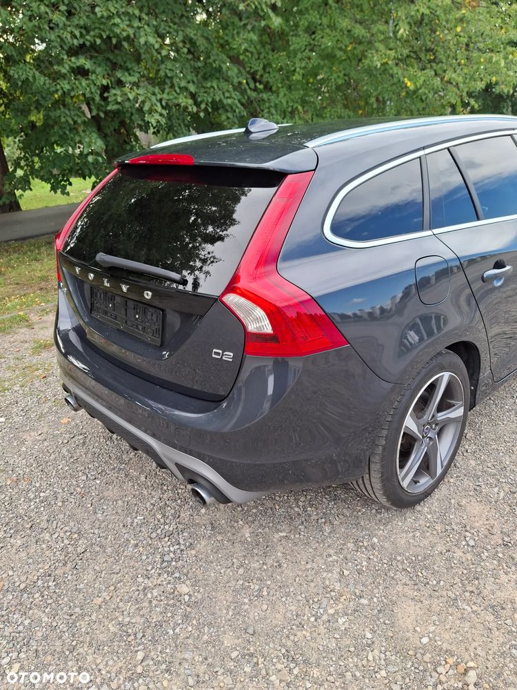 Volvo V60 D2 R-Design - 7