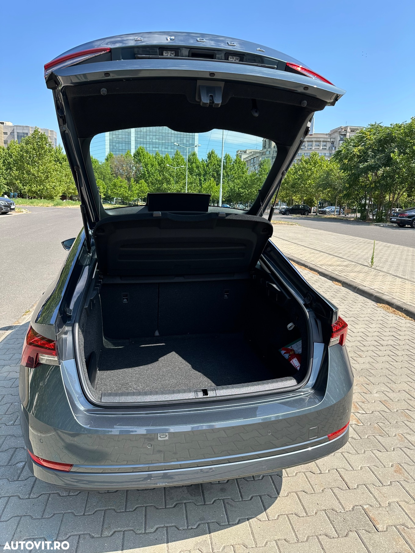 Skoda Octavia 2.0 TDI DSG Style - 4
