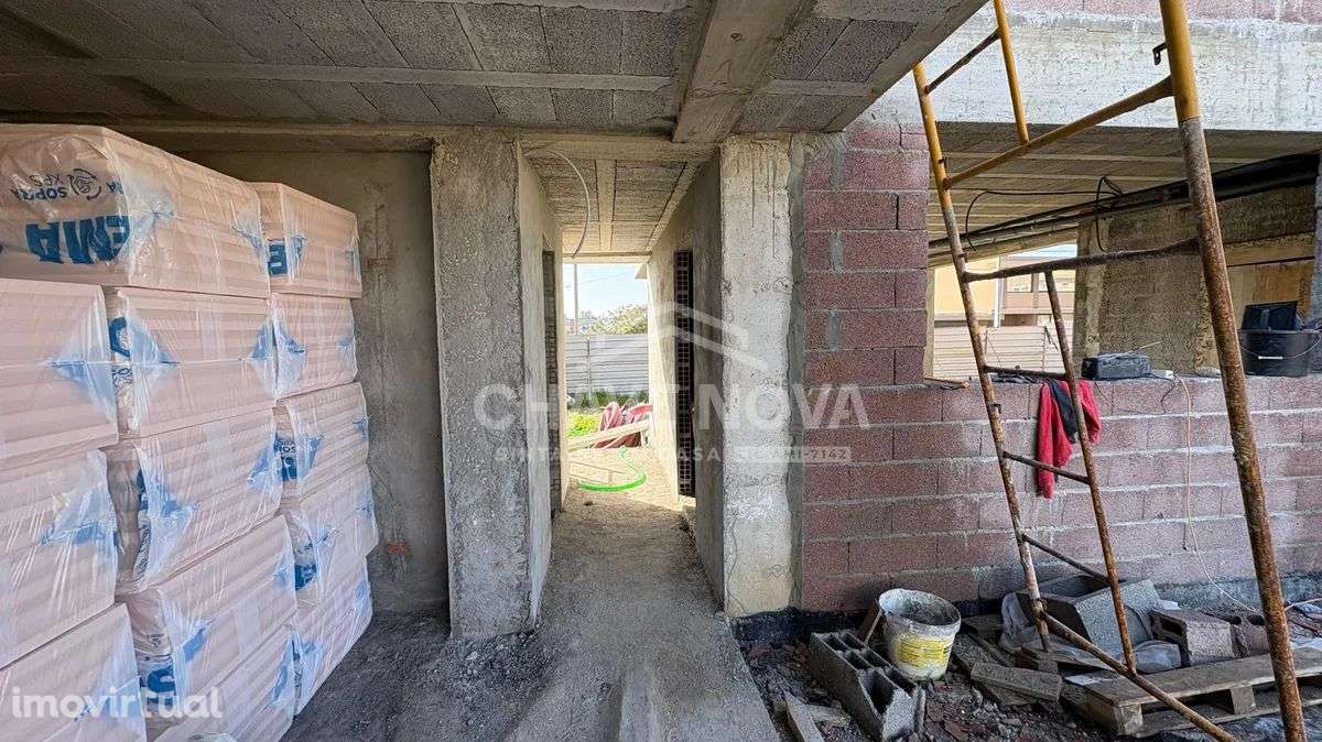 Moradia V4 isolada com Piscina aquecida em Esmoriz! - Grande imagem: 3/24