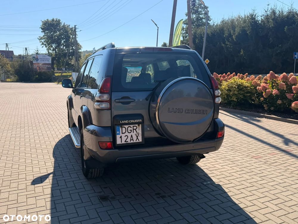 Toyota Land Cruiser - 4
