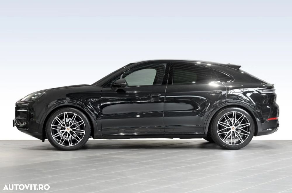 Porsche Cayenne Coupe E-Hybrid - 3