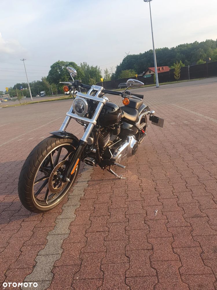 Harley-Davidson Softail Breakout - 8