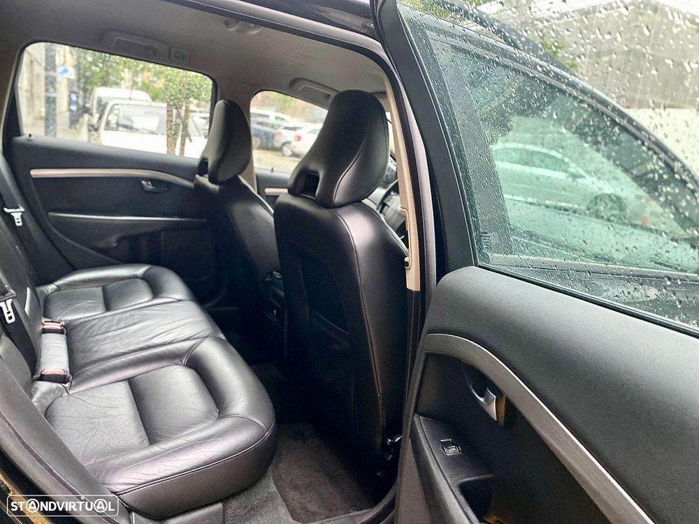 Volvo V70 2.0 D Momentum - 21