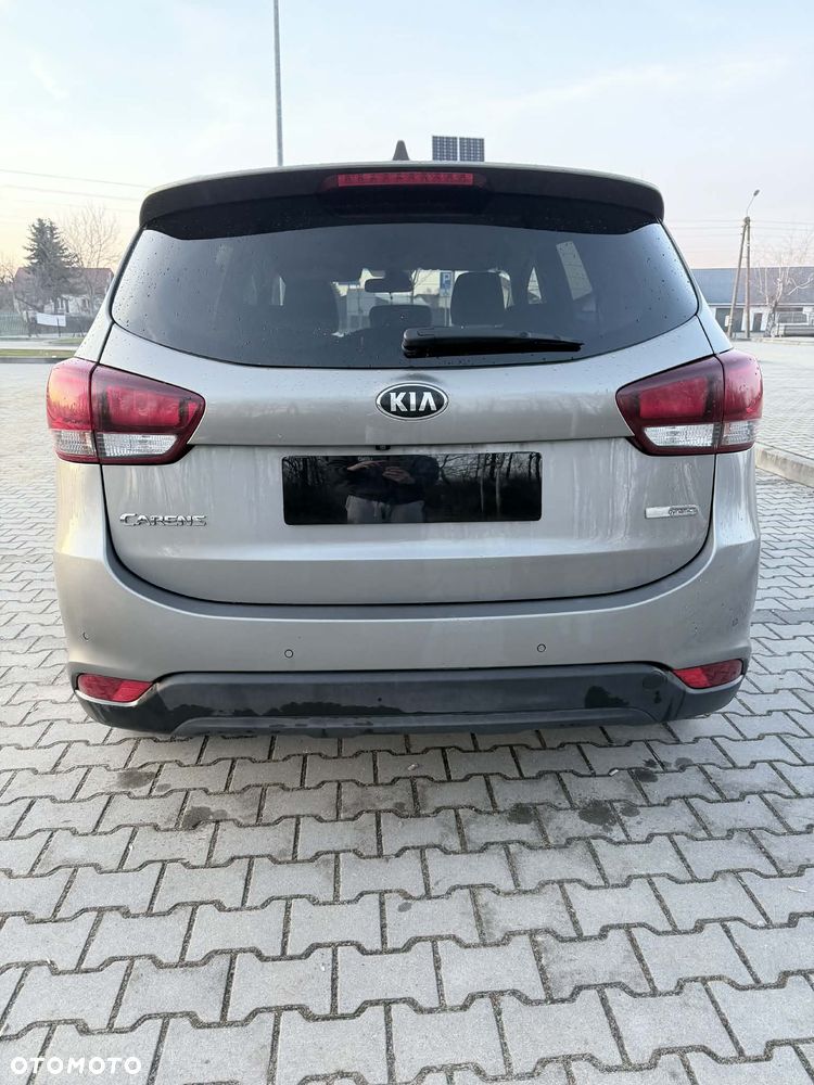 Kia Carens - 14