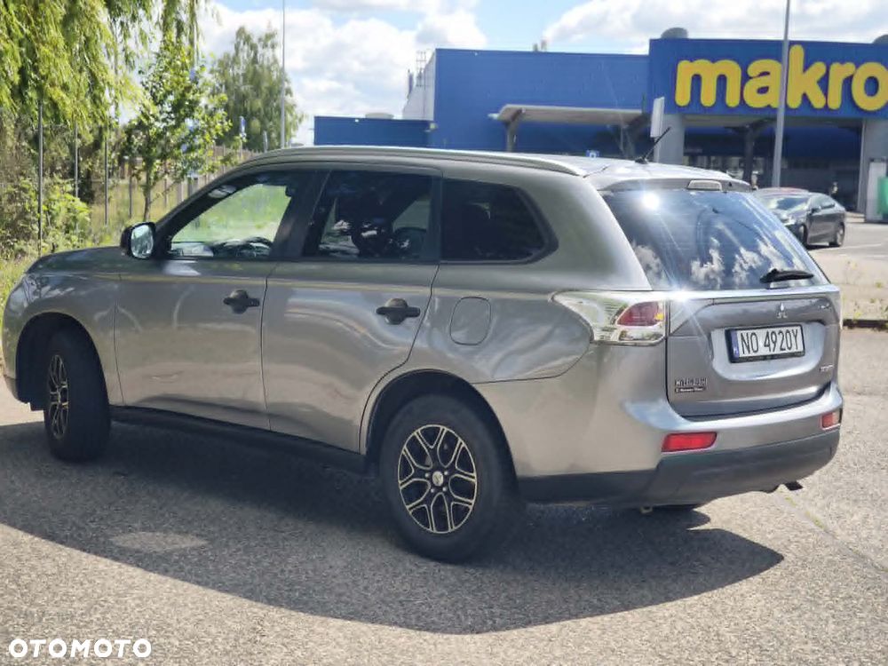 Mitsubishi Outlander 2.0 Intense + 2WD - 5