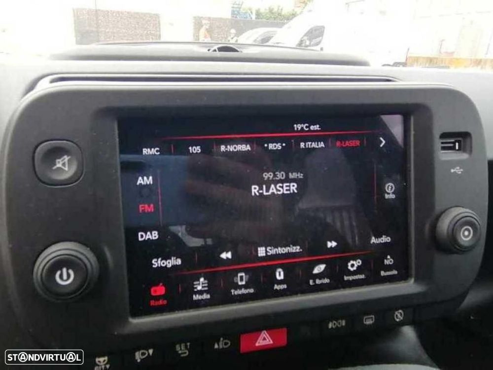 Fiat Panda 1.0 Hybrid Cross - 4